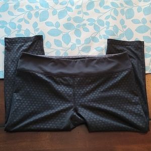 Under Armour Capri black workout leggings Large